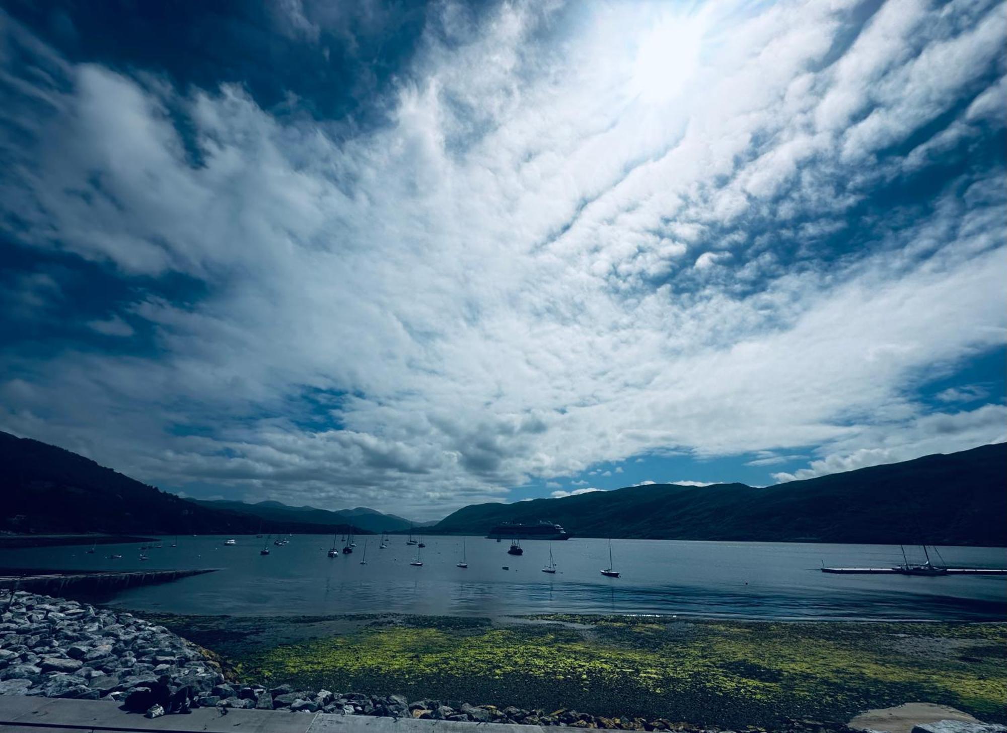 The Ferry Boat Inn Ullapool Extérieur photo