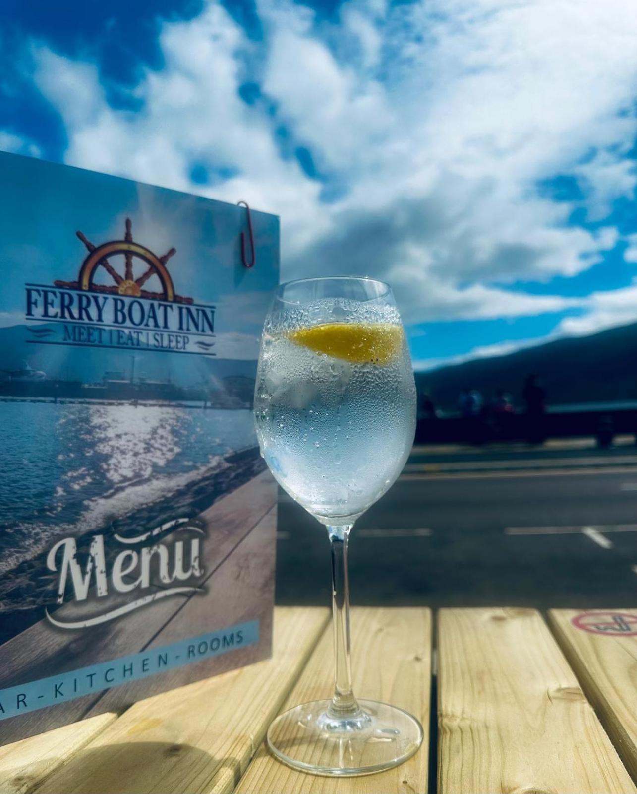 The Ferry Boat Inn Ullapool Extérieur photo