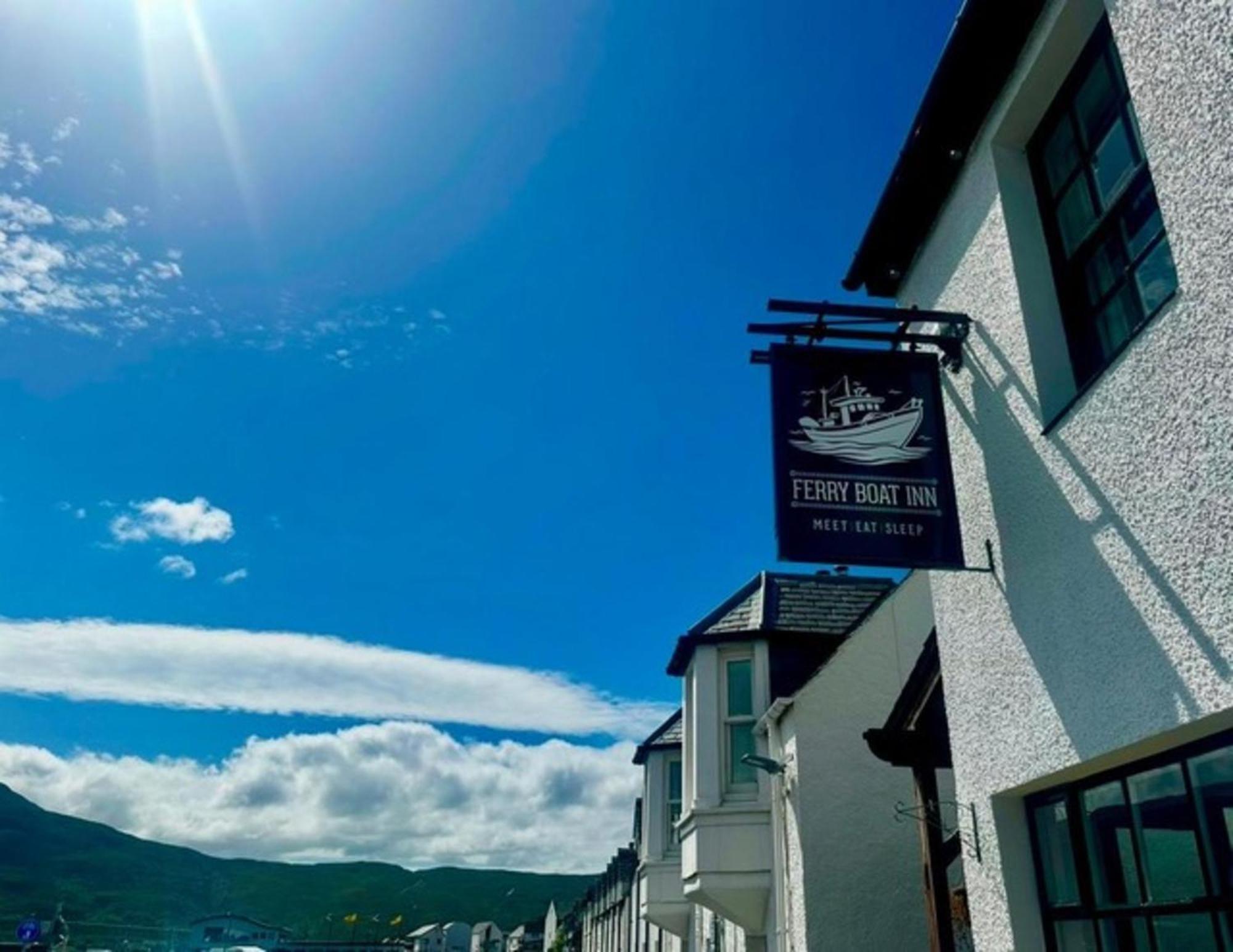 The Ferry Boat Inn Ullapool Extérieur photo